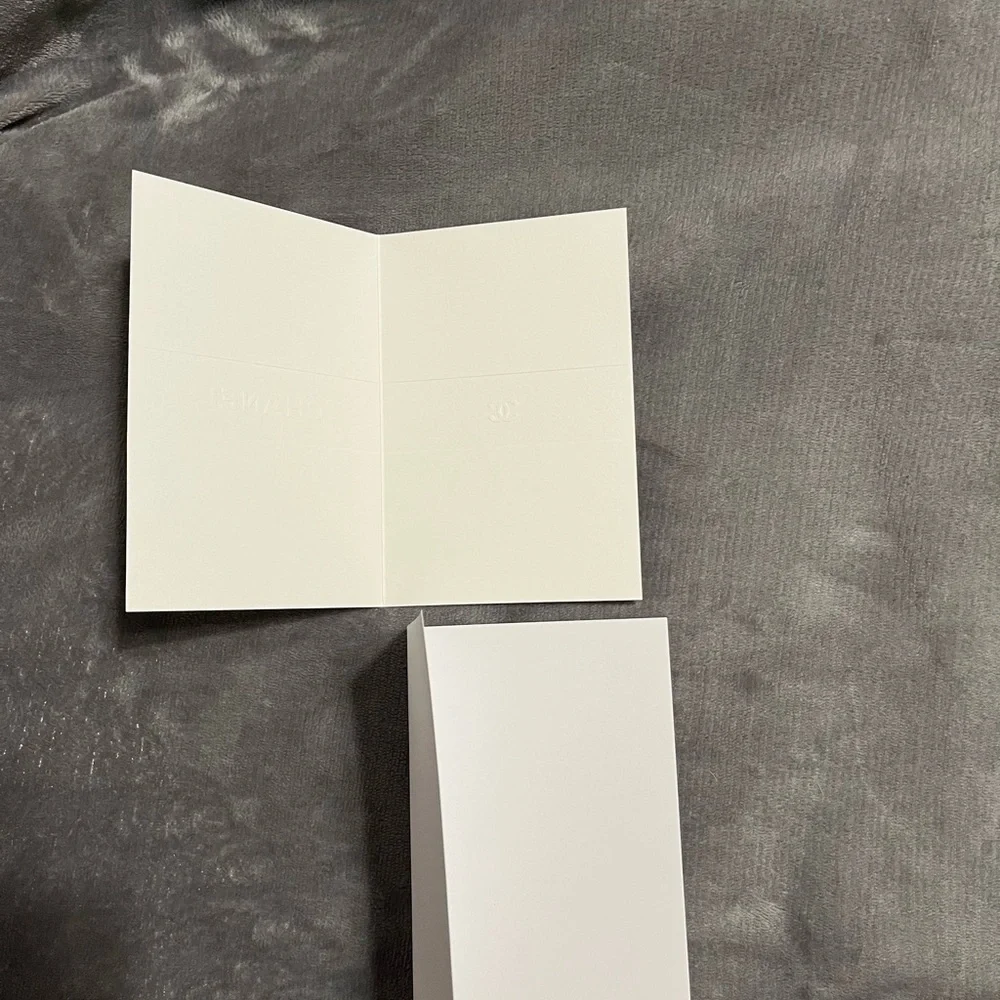 Chanel Gold Snowflake Card - Picture 3 of 4